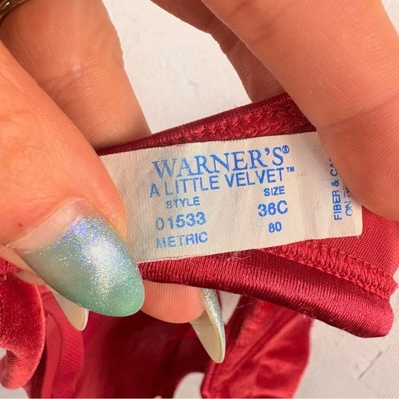 VTG Warner's "a little velvet" Red Velvet
Bra 36C No Padding - Very soft! - Picture 7 of 8